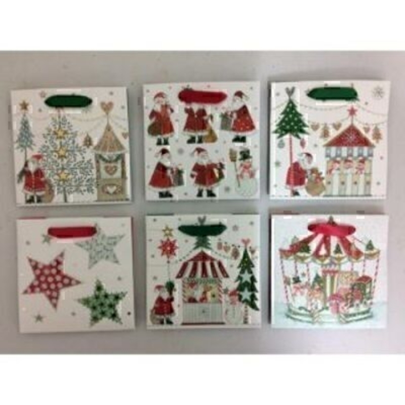 Mini Christmas gift bags Flurin by Swiss designer Stewo. Gorgeous little Christmas gift bags in various designs. It has all the quality and detailing you would expect from Stewo. This gift bag is made from paper with hot foil stamping and finished with gr